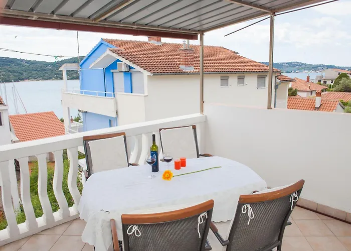 Hana Home - Apartments Tisno