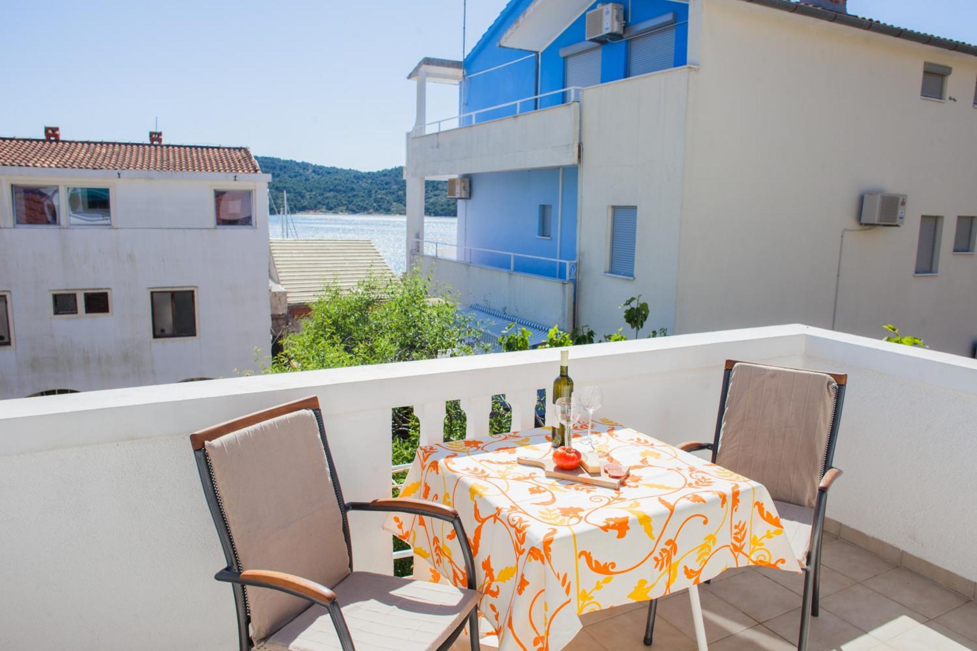 Apartment Hana - Tisno